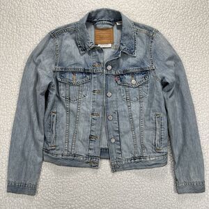 Levi’s Premium Ex-Boyfriend Trucker Jacket Women’s S Light Wash Casual 90s Boho‎
